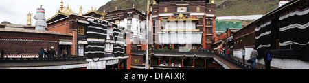 Panorama del cortile, Tahilhunpo monastero, Shigatse, nel Tibet Foto Stock