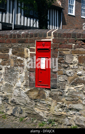 Vittoriano casella postale. Piazza della chiesa della segala EAST SUSSEX REGNO UNITO. Foto Stock