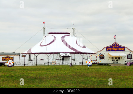 Il sig. Fips circo di meraviglia, Kings Lynn Norfolk, Inghilterra tende tenda visualizza Foto Stock