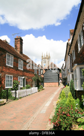 Bell a piedi e chiesa Tenterden Kent England Regno Unito Foto Stock