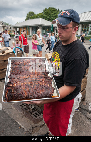 Dinosauro barbecue costolette, Grande New York State Fair Foto Stock
