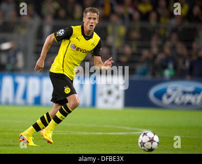 Dortmund, Germania. 01 ott 2013. Dortmund Erik Durm corre con la palla durante la Champions League Gruppo F match tra Borussia Dortmund e Olympique Marsiglia a Dortmund, Germania, 01 ottobre 2013. Foto: Bernd Thissen/dpa/Alamy Live News Foto Stock