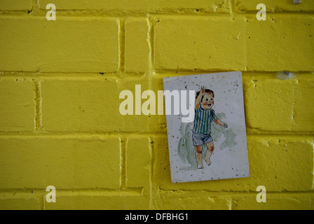 Una foto sulla parete a La Creche Othandweni in Durban città interna, 25 novembre 2008. Rogan Ward Foto Stock