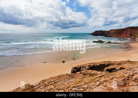 Il Portogallo, Lagos, vista di Praia do Amado beach Foto Stock