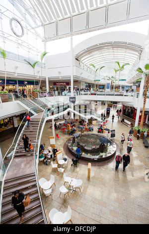 Bristol shopping mall in Regno Unito Inghilterra , Cribbs Causeway leisure retail centro commerciale chiamato The Mall. sud ovest Gloucestershire Foto Stock