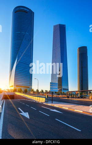 Quattro i moderni grattacieli di sunrise(Cuatro Torres) Madrid, Spagna Foto Stock