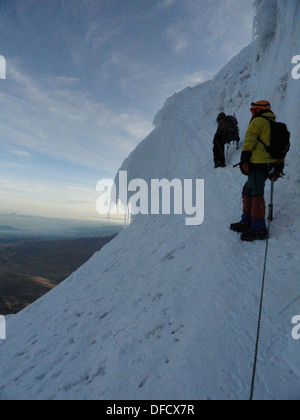 Gli alpinisti sulle pendici del vulcano Cotopaxi, Ecuador Foto Stock