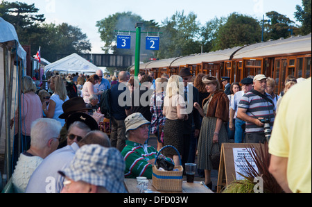 Sheringham 1940's weekend festival sulla stazione ferroviaria Foto Stock