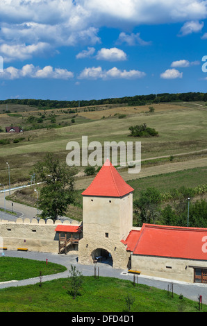 Le rovine della fortezza di Rupea, dalla Transilvania medioevale, costruita dai sassoni nel XIV secolo, oggi punto di riferimento della Romania Foto Stock