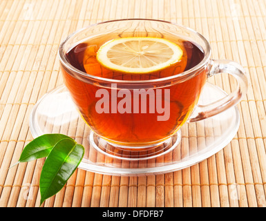 Hot tè nero con il limone Foto Stock