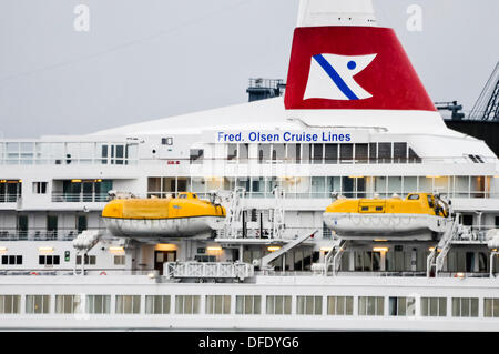 Belfast, Irlanda del Nord, Regno Unito. 03 ott 2013. Boudicca nave da crociera, azionato da Fred Olsen Cruises, ancorate a Belfast Foto Stock