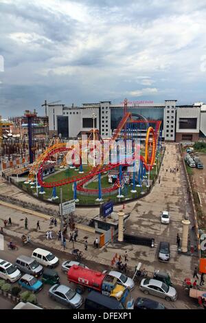 Dacca in Bangladesh. 03 ott 2013. . Futuro Jamuna Park, il più grande centro commerciale e di intrattenimento in Asia e la terza più grande al mondo. Questo è anche il12th centro commerciale più grande del mondo con una Gross leasable area di 4.1 milioni di piedi quadrati di superficie e la superficie totale di 5,45 milioni di piedi quadrati di superficie. Foto Stock
