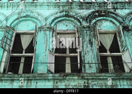 Le facciate del vecchio Yangon Foto Stock