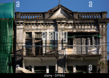 Le facciate del vecchio Yangon Foto Stock