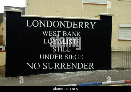 Lealisti murale a parete nella fontana protestante station wagon, Derry, Londonderry, Irlanda del Nord. Foto Stock