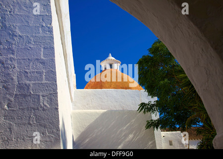 Chiesa cinquecentesca, Puig de Missa di Santa Eulària des Riu, Ibiza, Isole Baleari, Spagna Foto Stock