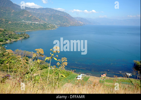 Una vista dalla croce in San Juan la Laguna, Solola, Guatemala. Foto Stock