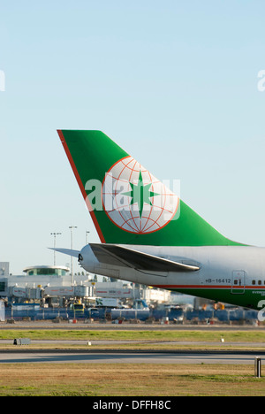 L'ala di coda di Eva Airlines Boeing 747 45E Foto Stock