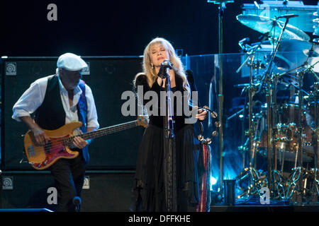 Glasgow, Regno Unito . 03 ott 2013. Stevie Nicks dei Fleetwood Mac di eseguire sul palco dell'Idro il 3 ottobre 2013 a Glasgow, UK Credit: Sam Kovak/Alamy Live News Foto Stock