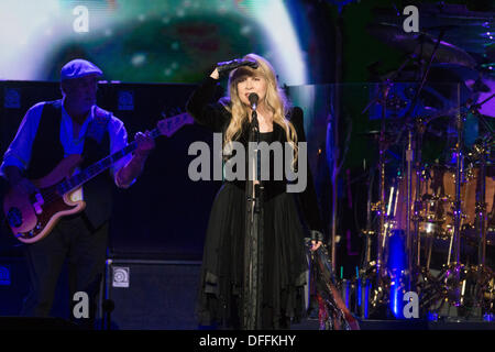 Glasgow, Regno Unito . 03 ott 2013. Stevie Nicks dei Fleetwood Mac di eseguire sul palco dell'Idro il 3 ottobre 2013 a Glasgow, UK Credit: Sam Kovak/Alamy Live News Foto Stock