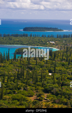 Affacciato sulla Ile des Pins, Île des Pins, Nuova Caledonia, Francia Foto Stock