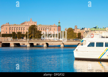 Stoccolma, Svezia - il Parlamento e la torre del Municipio Foto Stock