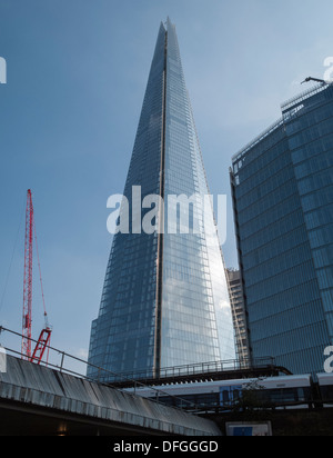 La Shard, un iconico 87 piani di grattacielo vicino al London Bridge, Londra, Regno Unito, a 306m (1004 ft) l'edificio più alto nell'UE. Foto Stock