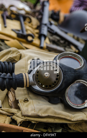 Il vecchio esercito maschera a gas. Foto Stock