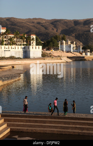 Vista sul ghats verso la città santa di Pushkar,Rajasthan, India, Asia Foto Stock