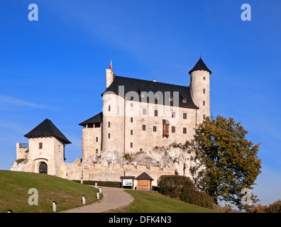 Castello medievale in Bobolice, Polonia, costruita nel XIV secolo e ristrutturato nel XX secolo Foto Stock