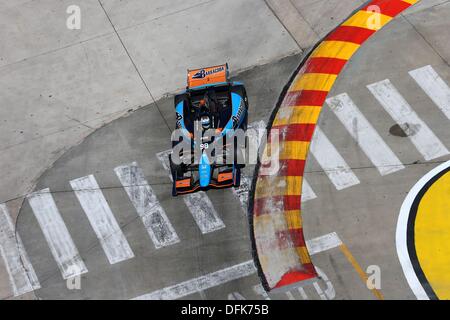 Houston, Texas, Stati Uniti d'America. 6 Ottobre, 2013. Indycar, tornate 17-18, Reliant Park Houston, il Grand Prix di Houston, Houston TX, Stati Uniti d'America, 4-6 ottobre 2013, Luca Filippi, Bryan Herta Autosport w/ cordolo Agajanian (immagine di credito: credito: Ron Bijlsma/ZUMAPRESS.com/Alamy Live News) Foto Stock