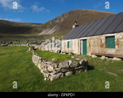 La strada principale del villaggio abbandonato, Hirta, St Kilda, Scozia Foto Stock