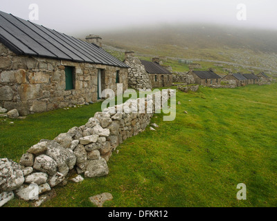 La strada principale del villaggio abbandonato, Hirta, St Kilda, Scozia Foto Stock