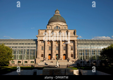 La Bayerische Staatskanzlei bavarese, Cancelleria di Stato a Monaco di Baviera, Germania Foto Stock