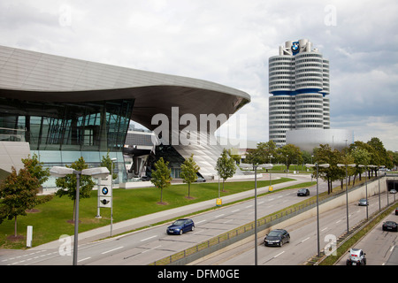 Il BMW Welt di Monaco di Baviera, Germania Foto Stock