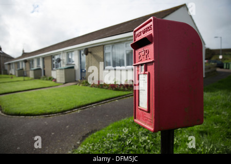 Cornish lato strada post box in Newbridge Foto Stock