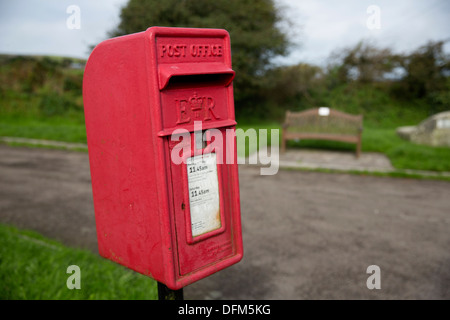 Cornish lato strada post box Newbridge Foto Stock