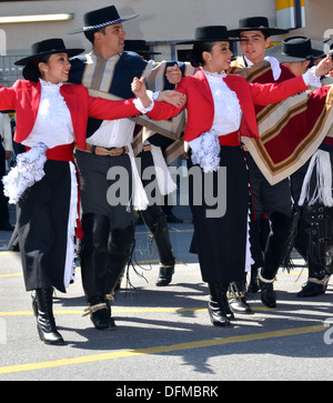 Cileno la formazione di danza al Festival Internazionale del Folklore e danza dalle montagne (CIME) : 13 agosto 2013 in Evole Foto Stock