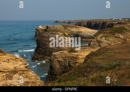 Playa de Catedrales, Praia das Catedrais, Spiaggia delle cattedrali, formazioni rocciose, spiaggia, costa, Oceano Atlantico, vicino a Ribadeo, Foto Stock