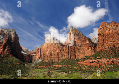 Vista della corte dei Patriarchi, Parco Nazionale Zion, Utah, Southwest USA, America Foto Stock