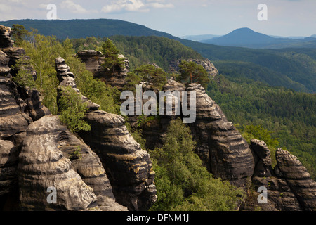 Vista da rocce Schrammsteine sul Grosser Winterberg, Parco Nazionale Svizzera Sassone, Elba montagne di arenaria, Sassonia, Tedesco Foto Stock