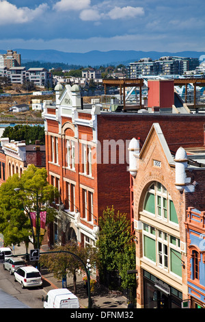 Palazzi in mattoni rossi su Yates Street in Victoria, B.C. Canada Foto Stock