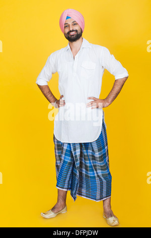 Ritratto di un uomo Sikh sorridente Foto Stock