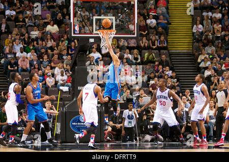 Manchester, Regno Unito. 08 ott 2013. Oklahoma City Thunder swingman Andrew Roberson durante l'NBA Basketball gioco tra Oklahoma City Thunder e Philadelphia 76ers dal Manchester Arena. © Azione Sport Plus/Alamy Live News Foto Stock