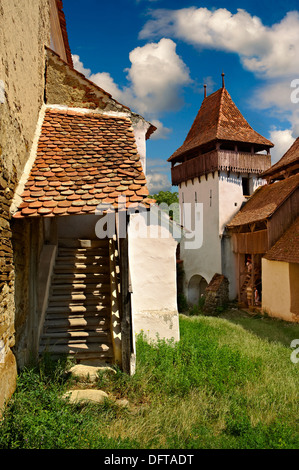 Vista frontale del Szekly fortificata medievale chiesa di Viscri, Bunesti, Brasov, Transilvania. Foto Stock