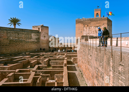 Alcazaba - quartiere militare- e la torre di Vela, Alhambra di Granada, regione dell'Andalusia, Spagna, Europa Foto Stock