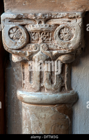 Corte dei Leoni - Colonna di capitale, Alhambra di Granada, regione dell'Andalusia, Spagna, Europa Foto Stock