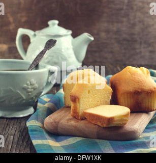 La vaniglia Mini pani e tazza di tè pf Foto Stock
