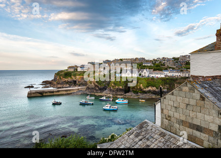 Port Isaac uno storico porto di pesca sulla costa nord della Cornovaglia Foto Stock