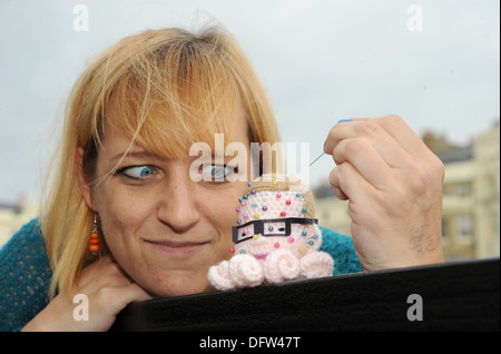 Kat duro da Brighton ha prodotto un Michael Gove cuscino di pin che vende su internet Foto Stock